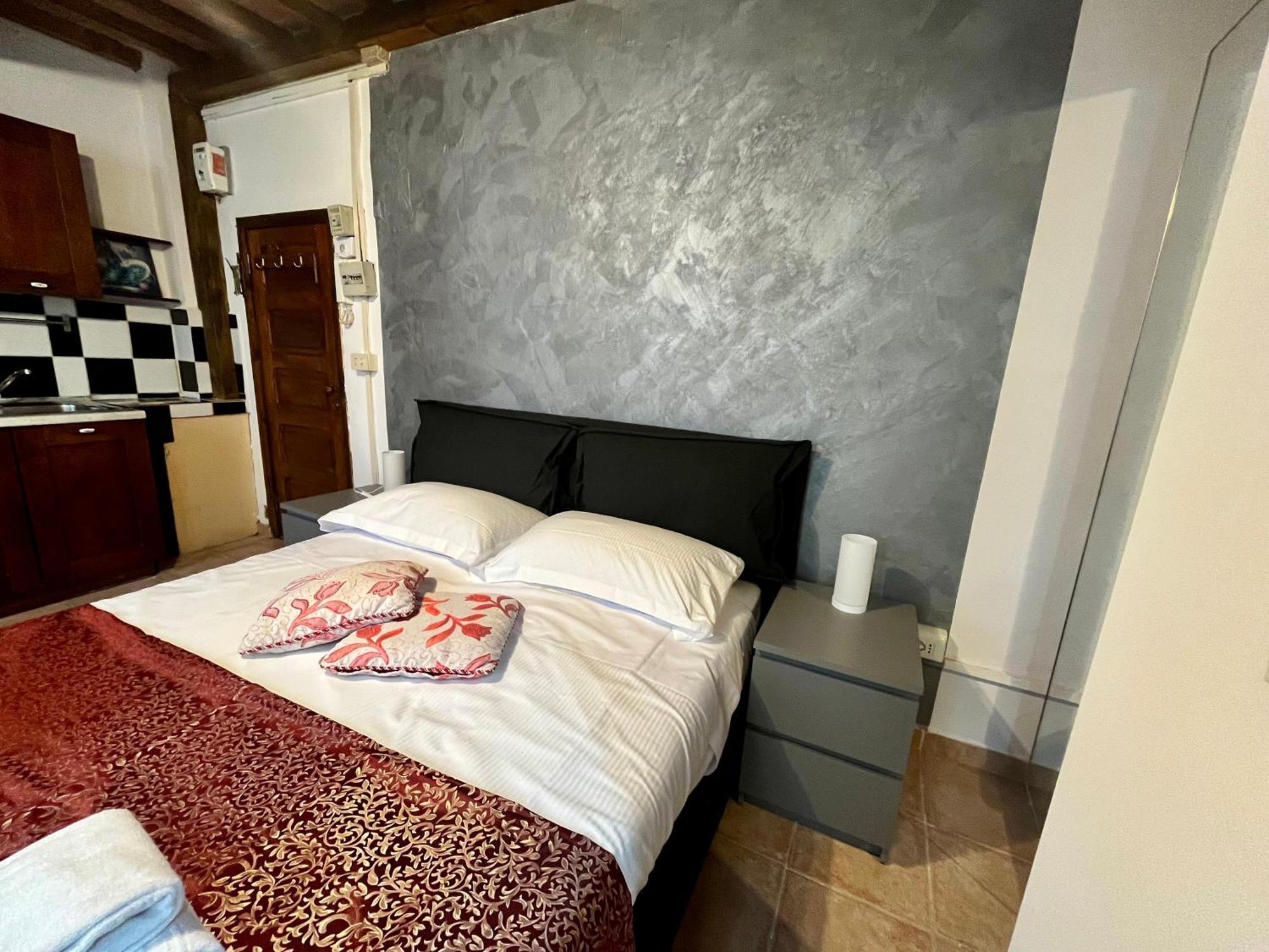 Mini Studio Very Central Close To The Train Station Firenze Bagian luar foto